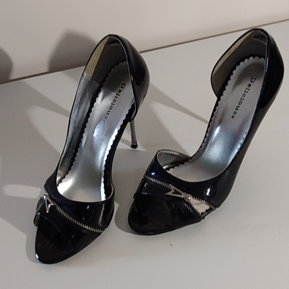 Delicious black shoes